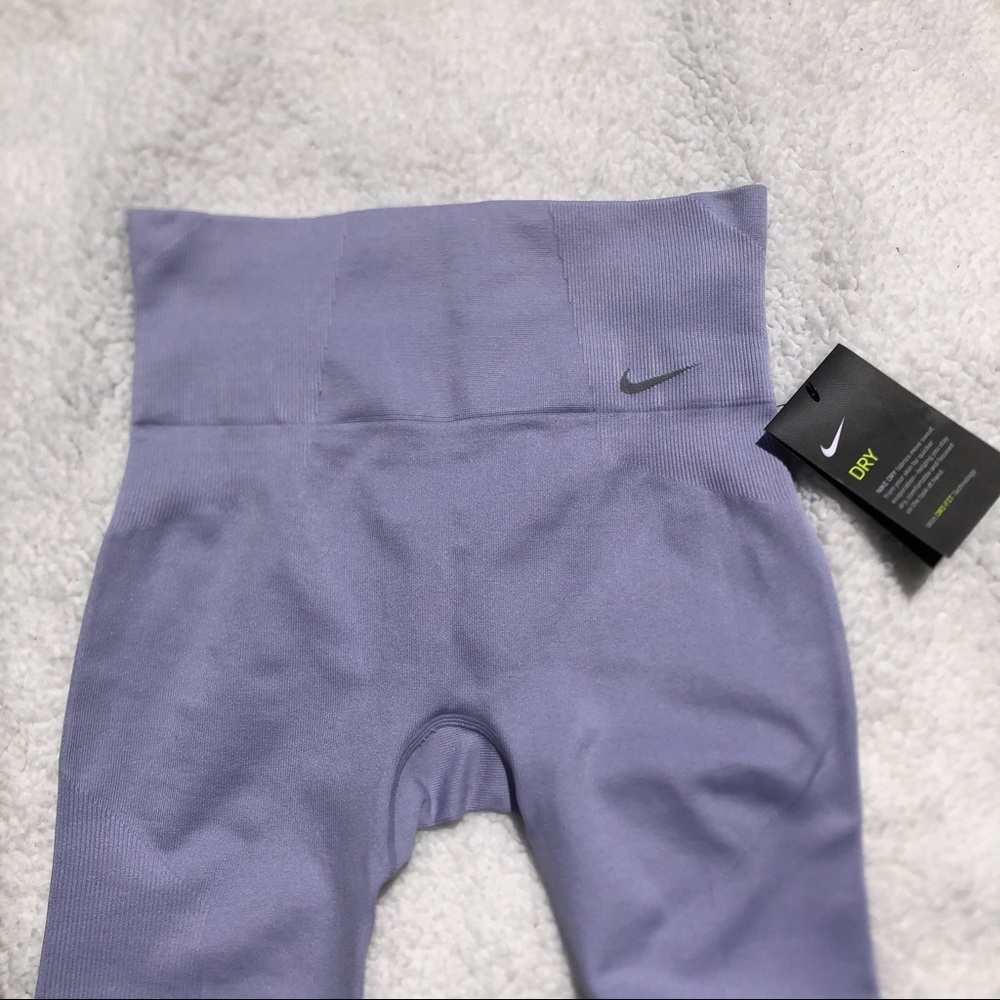 NWT Nike Sculpt Fit Light Purple Leggings - Picture 4 of 10